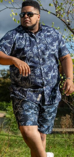 D555 Truro Hawaiian AOP Short Sleeve Button Down Collar Shirt Navy - Chemises - Chemises Grandes Tailles Hommes