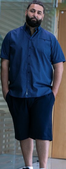 D555 Norwich Short Sleeve Micro AOP Shirt With Hidden Button Down Navy - Chemises - Chemises Grandes Tailles Hommes