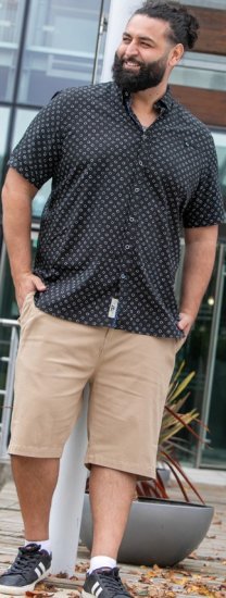 D555 Matlock Short Sleeve AOP Shirt With Hidden Button Down Black - Chemises - Chemises Grandes Tailles Hommes
