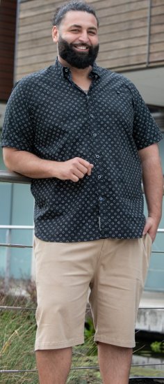 D555 Matlock Short Sleeve AOP Shirt With Hidden Button Down Black - Chemises - Chemises Grandes Tailles Hommes