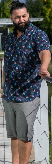 D555 Farnborough Short Sleeve Guitar AOP Shirt With Hidden Button Down Black - Chemises - Chemises Grandes Tailles Hommes