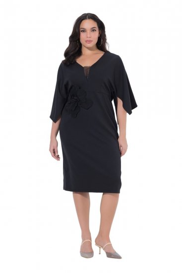 Ulla Popken 847909 Robe mi-longue fleurie Noir - Robes midi - Robes midi grande taille