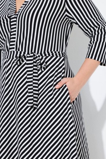 Ulla Popken 848052 Robe mi-longue rayée à ceinture à nouer Noir - Robes midi - Robes midi grande taille