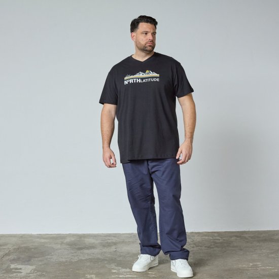 North Latitude Mountain T-Shirt V-Neck Noir - TALL T-shirts - T-Shirts pour Hommes Grands