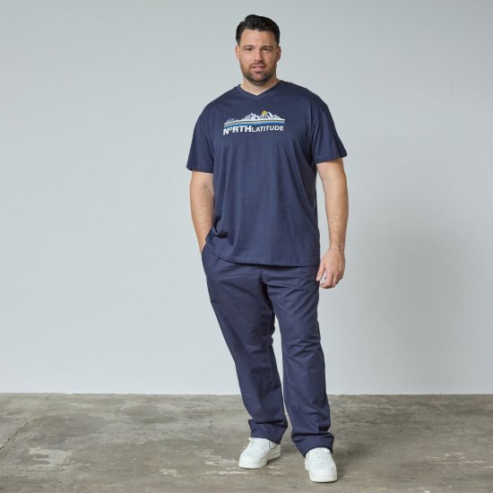 North Latitude Mountain T-Shirt V-Neck Bleu marine - TALL T-shirts - T-Shirts pour Hommes Grands