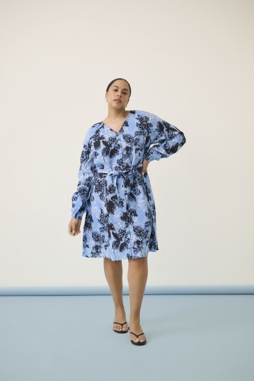 Kaffe Curve Aliana Dress Blue Flower Animal - Robes midi - 
