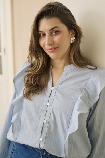 Kaffe Curve Lenia Flounce Shirt Powder Blue Stripe - Chemisiers - 